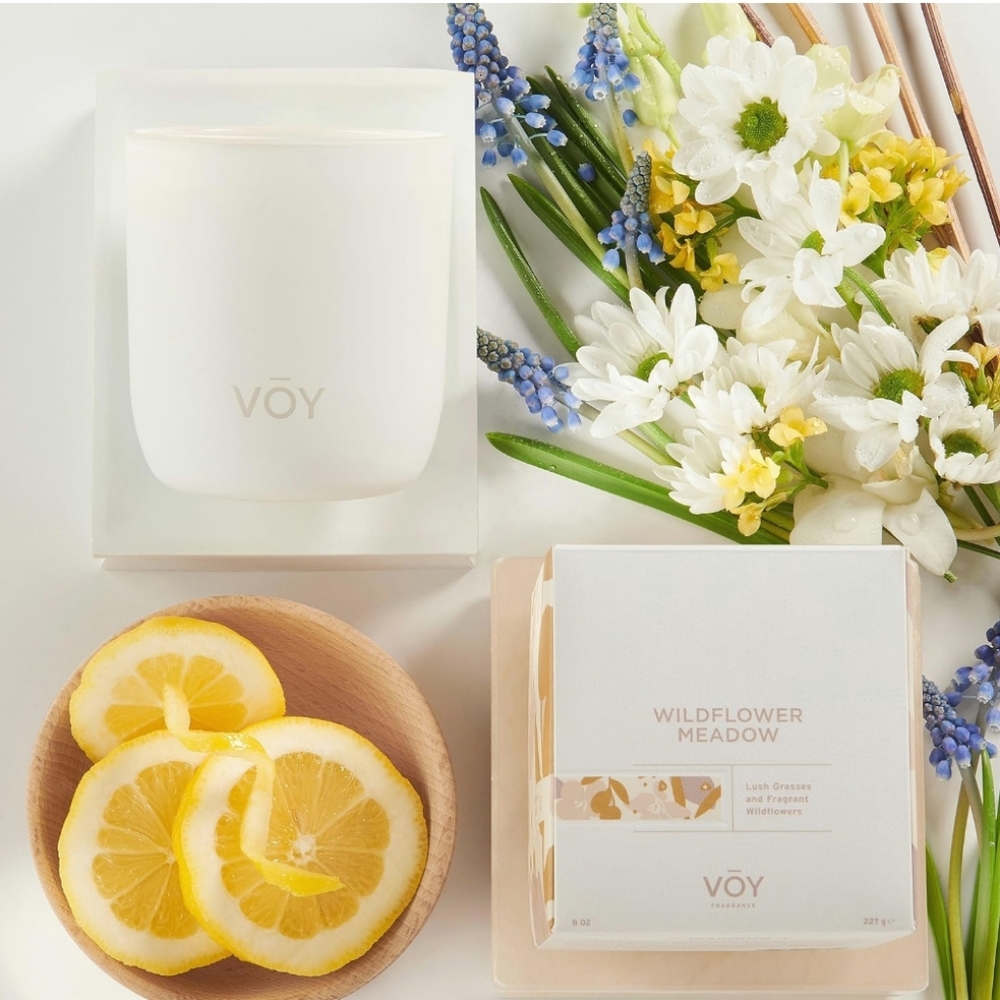 VOY White Wildflower Meadow Candle